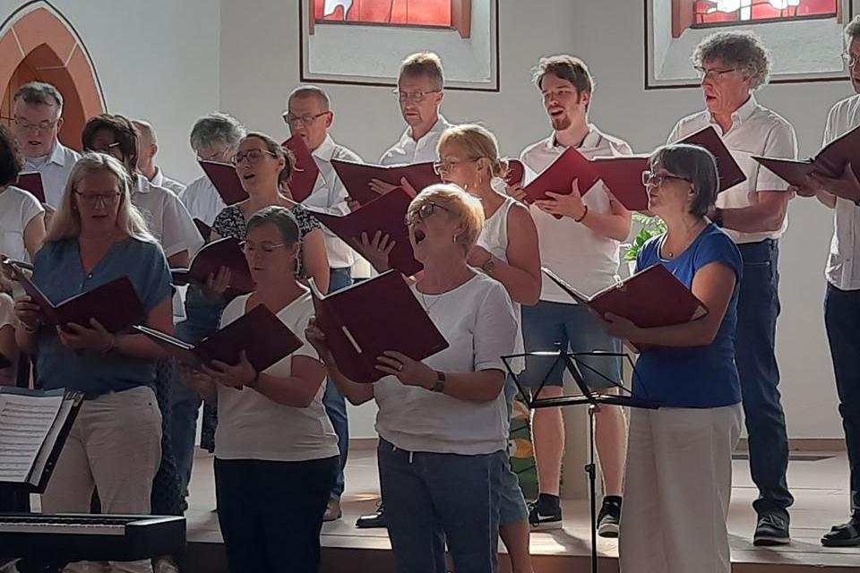 Der Chor Chorage seit vielen Jahren mit vollem Einsatz und Können