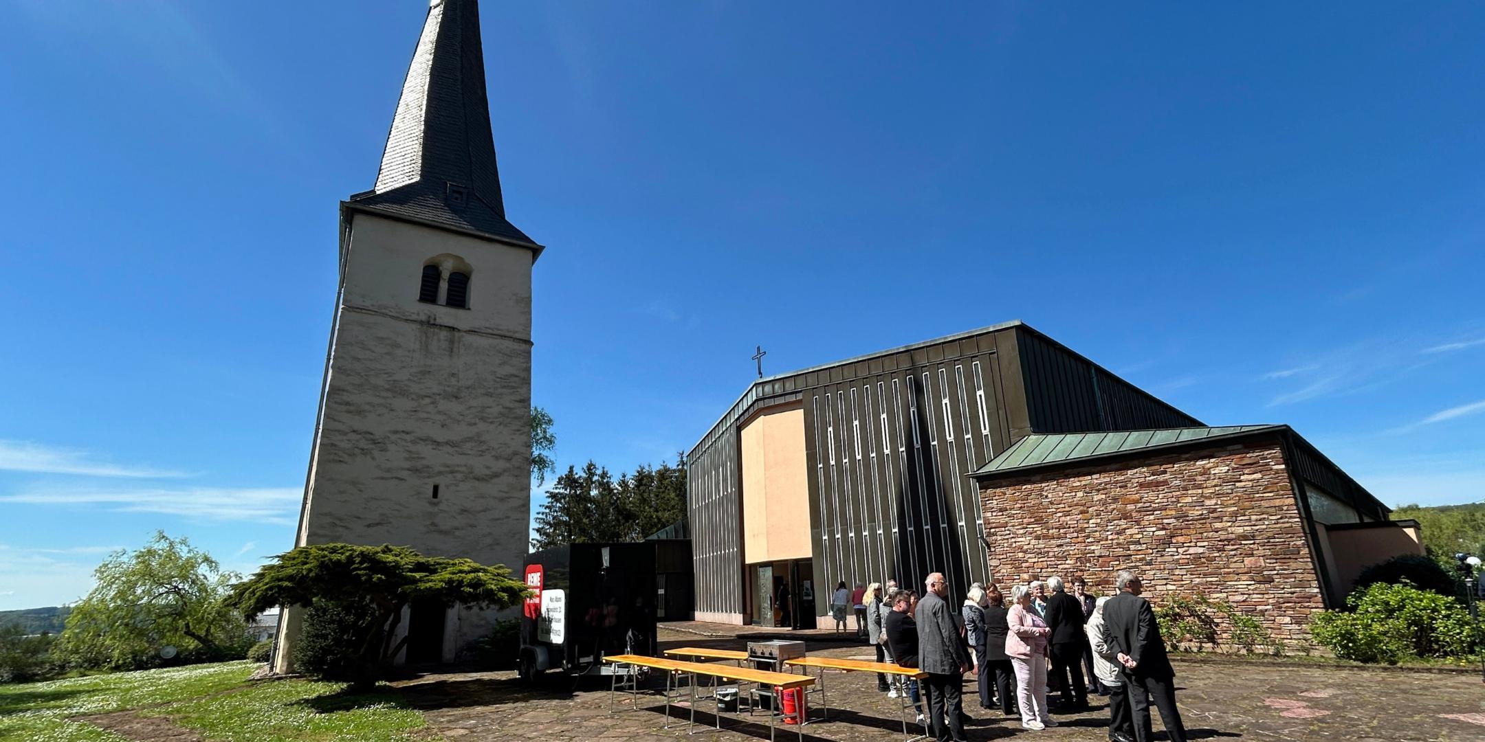 Aussenansicht profanierte Kirche Lockweiler (c) Ute Kirch, Bistum Trier Aussenansicht profanierte Kirche Lockweiler