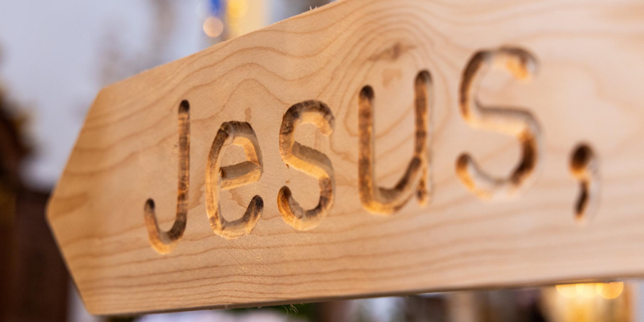 Ein Schild mit der Aufschrift 'Jesus'